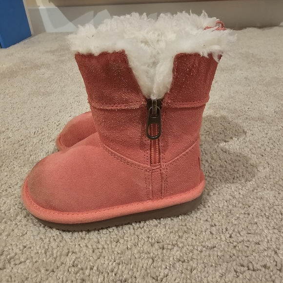 Koolaburra Pink Boot - Picture 3 of 5